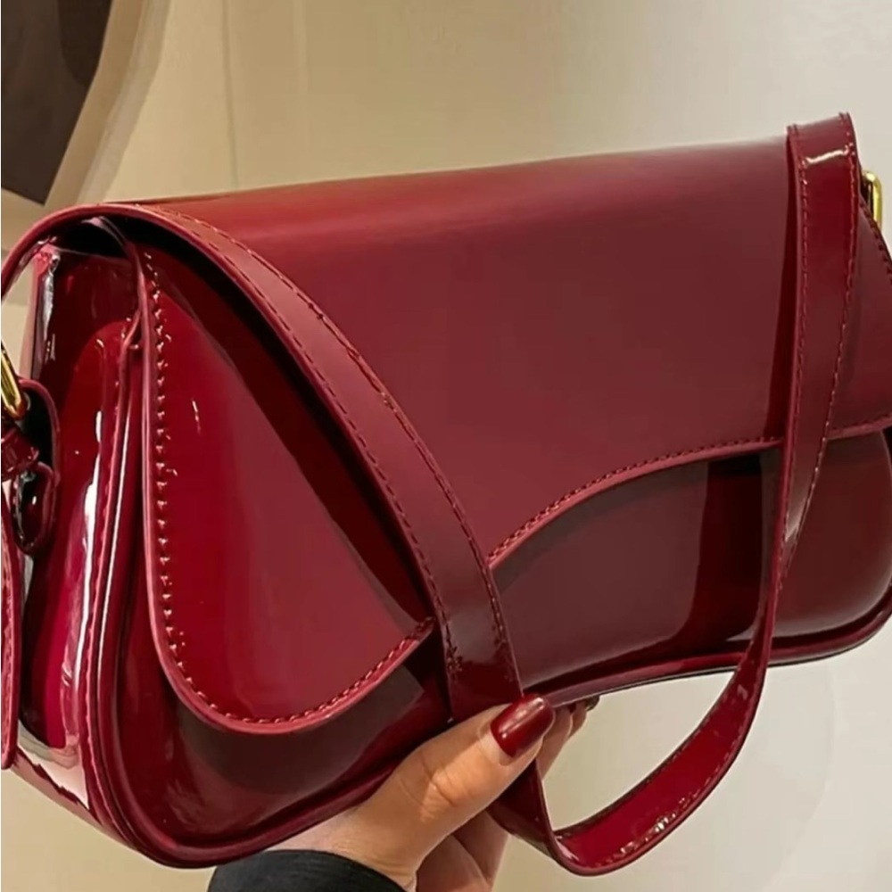 Elegant Burgundy Shoulder Bag